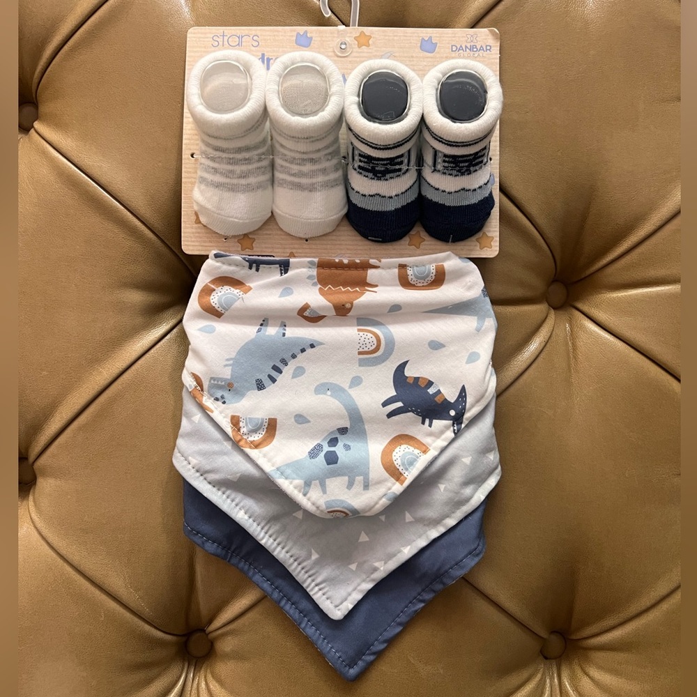 Baby bibs and socks